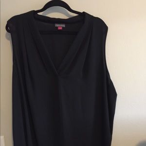 V-neck sleeveless blouse